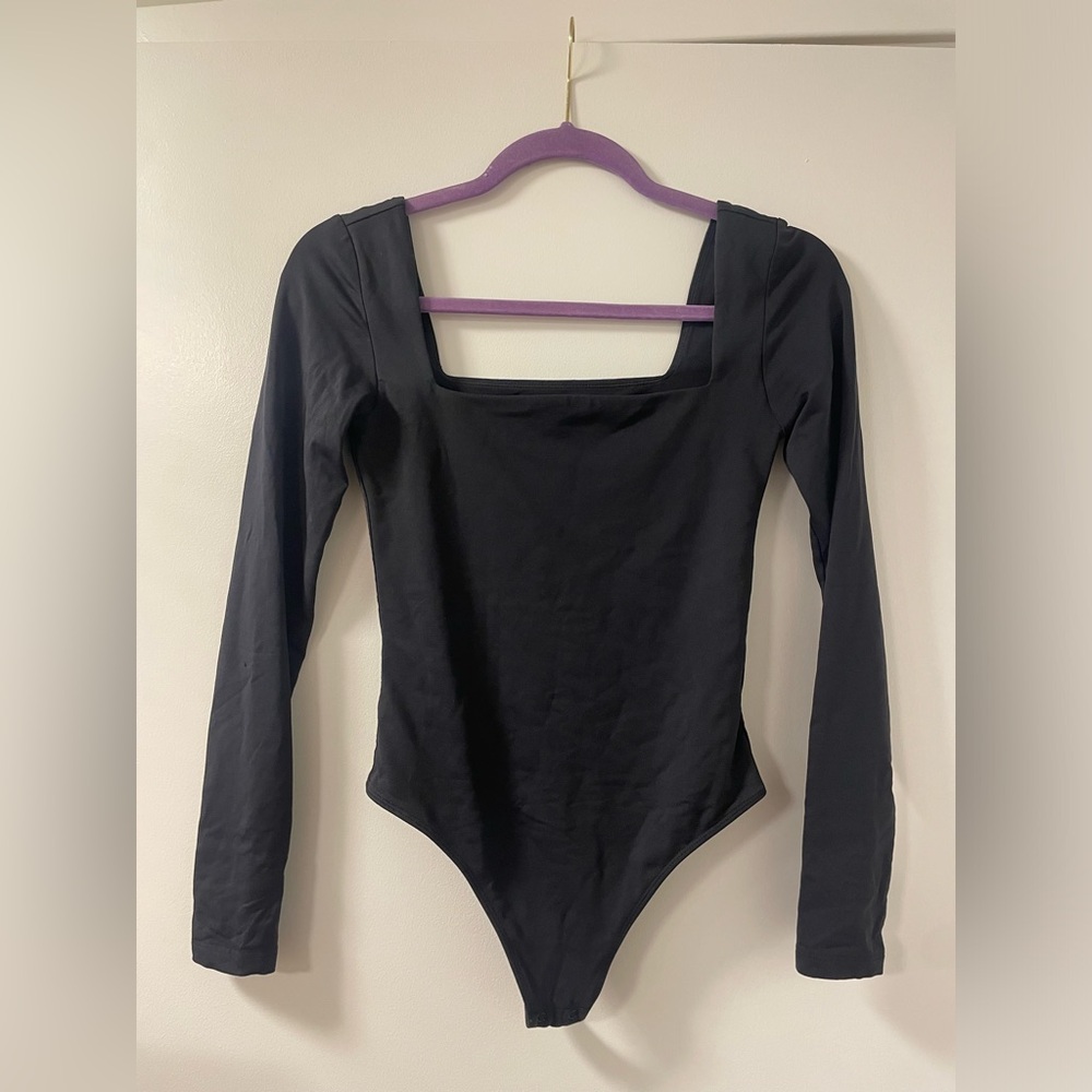 Aritzia Babaton Black Square Neck Long Sleeve Bodysuit Size Small
